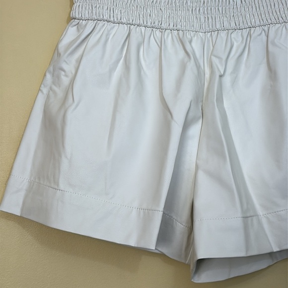 TCEC | Palmer Cream White Wide Smocked Waist Faux Leather Flare Shorts Small - Picture 5 of 12